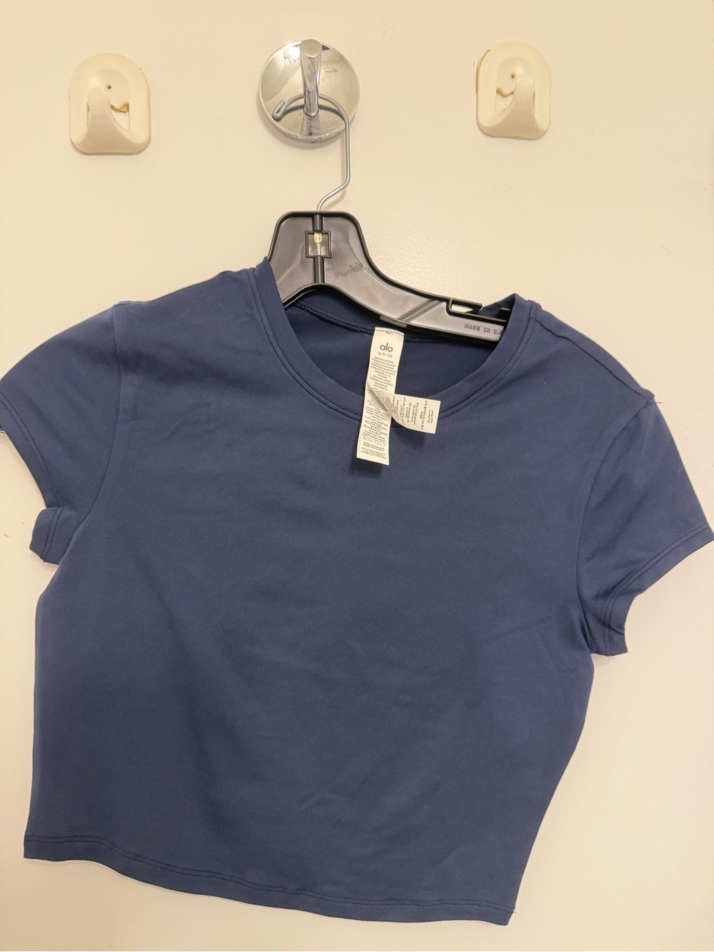 NEW- Alo cropped tee